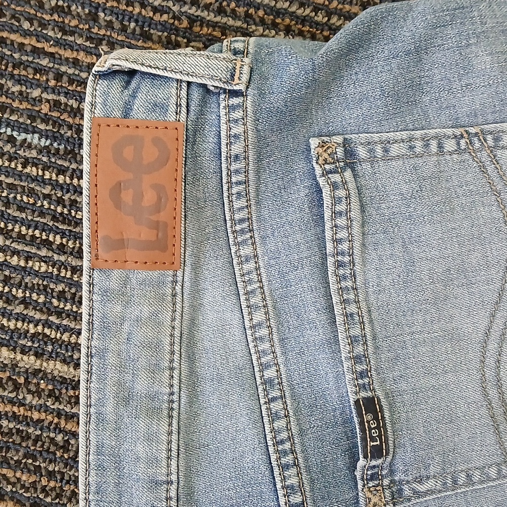 NWT Lee Riders Womens Capri Jeans Sz 20M Mid Rise Capri Denim Blue Jeans - Picture 7 of 7